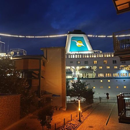 Dock 07 - Modernes 4 Sterne-Ferienapartment Direkt Am Hafen Висмар Экстерьер фото