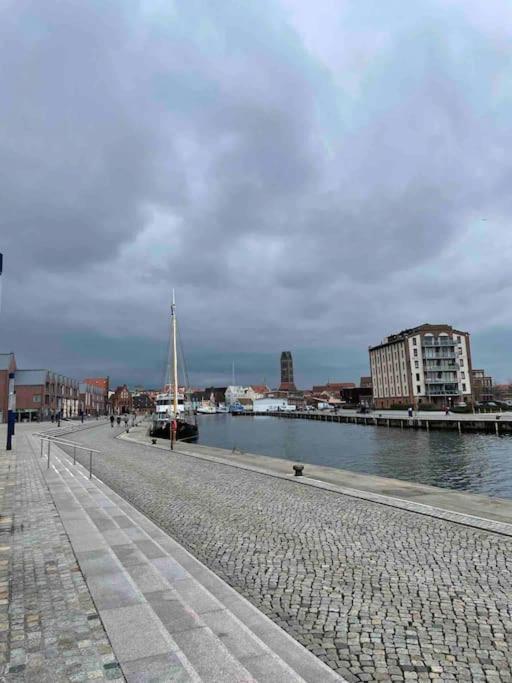 Dock 07 - Modernes 4 Sterne-Ferienapartment Direkt Am Hafen Висмар Экстерьер фото