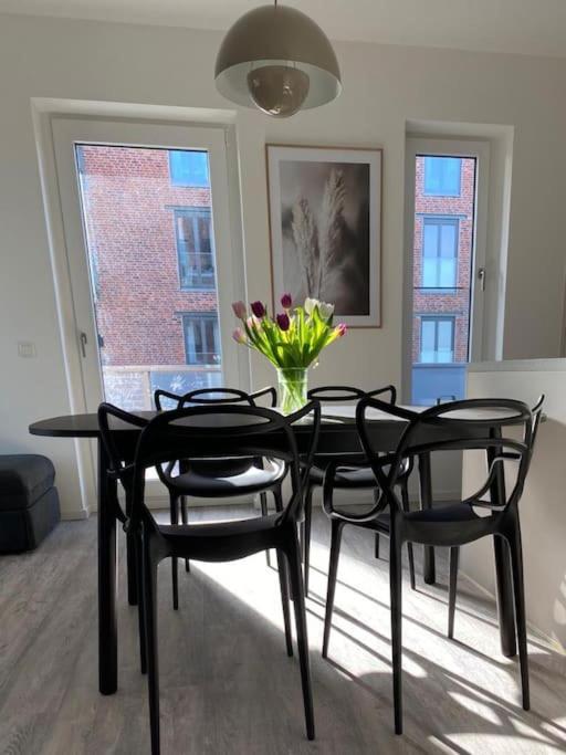 Dock 07 - Modernes 4 Sterne-Ferienapartment Direkt Am Hafen Висмар Экстерьер фото