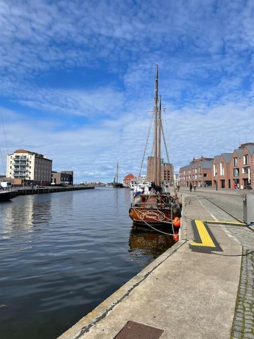 Dock 07 - Modernes 4 Sterne-Ferienapartment Direkt Am Hafen Висмар Экстерьер фото