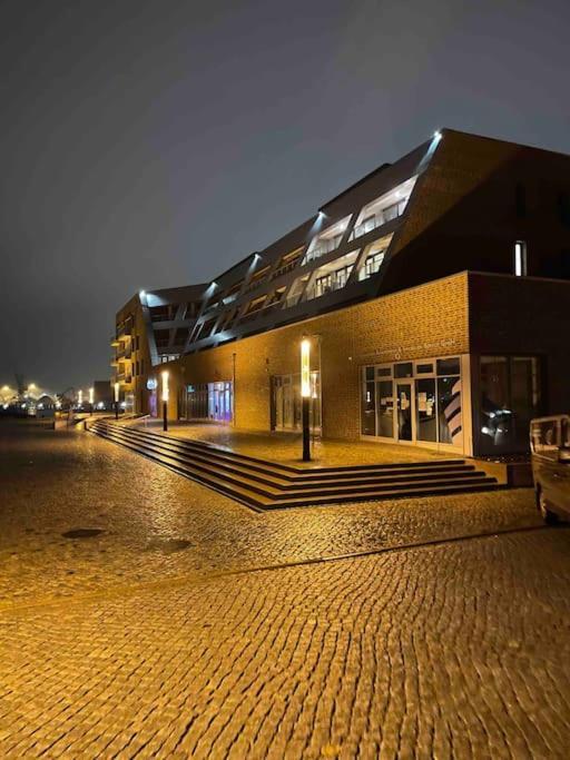 Dock 07 - Modernes 4 Sterne-Ferienapartment Direkt Am Hafen Висмар Экстерьер фото