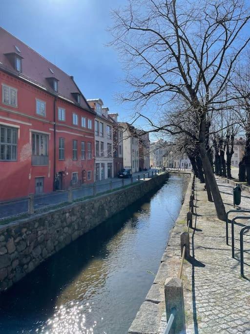 Dock 07 - Modernes 4 Sterne-Ferienapartment Direkt Am Hafen Висмар Экстерьер фото